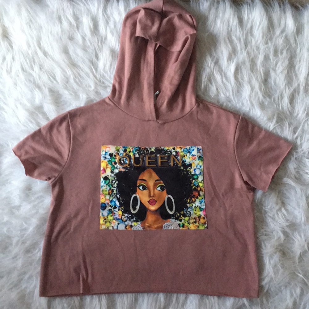 Trendy “Queen” Short Sleeve Crop Hoodie